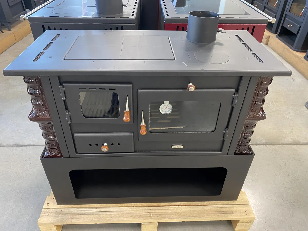 1P34-K MARO - Stufa a legna 10 kW con ceramica (marrone)